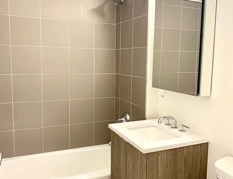 520 W 43rd St #3D — Photo 6