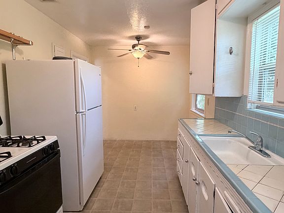 5th image of 2305 39th St