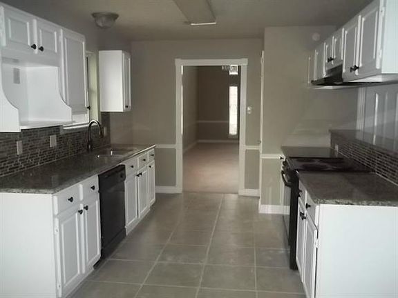 4th image of 100 Idle Creek Ln