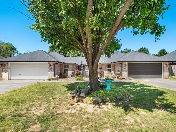 118 Fox Run Pl, Lowell, AR 72745