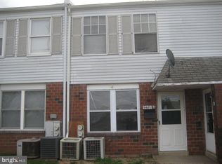 2818 Saxton Rd, Philadelphia, PA 19114