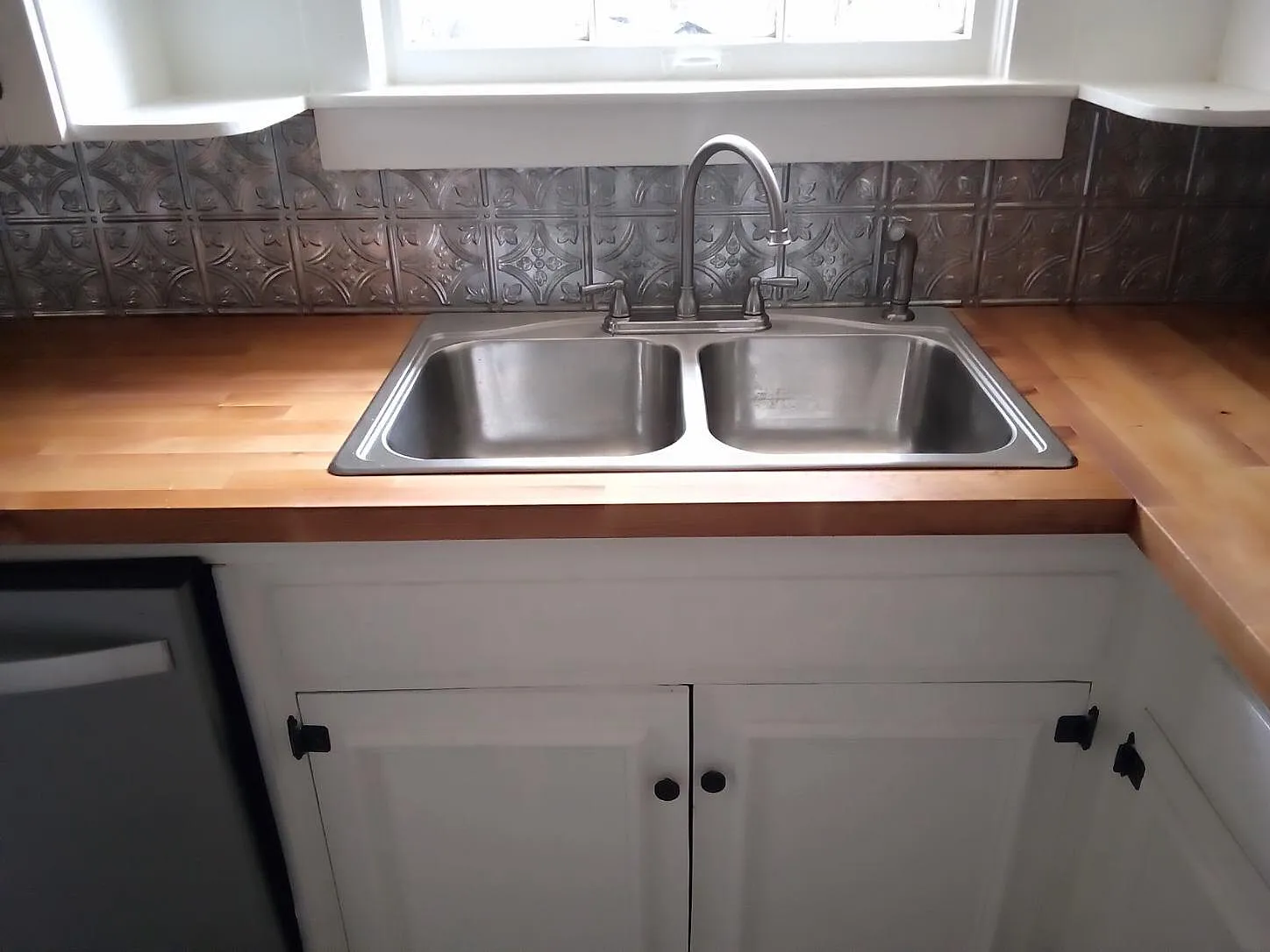 403 S Sycamore St — Photo 2