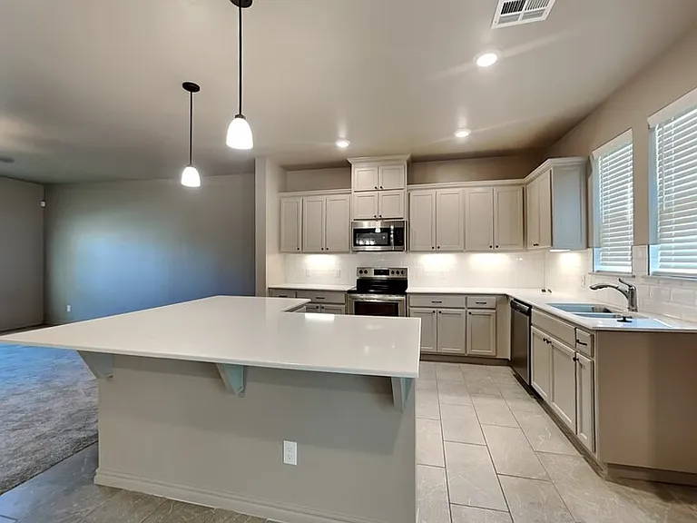 509 N Main St — Photo 5