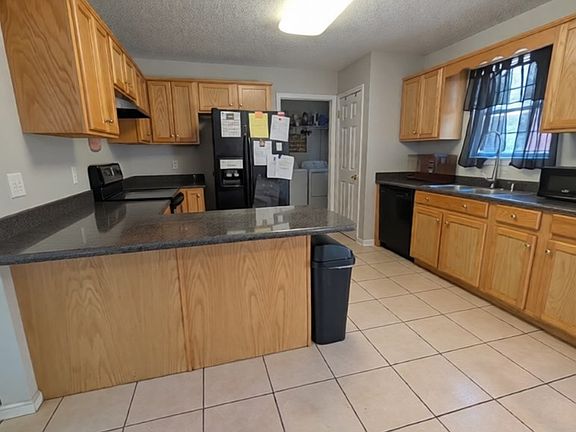 3rd image of 133 Tyson Rd