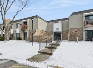 7333 Grand Ave APT 204, Downers Grove, IL 60516