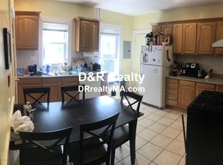 215 Cypress St #2A, Brookline, MA 02445