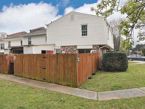 3rd image of 2457 Princess Ln SE