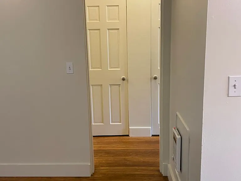 1430 SW Moss St — Photo 22
