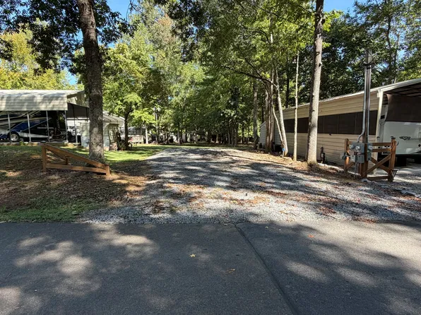 117 Phoenix Dr, Chatsworth, GA 30705