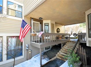 31 Beecher Ln, Rocky Hill, CT 06067