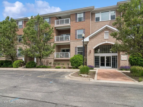 2676 Stone Cir Unit 304, Geneva, IL 60134