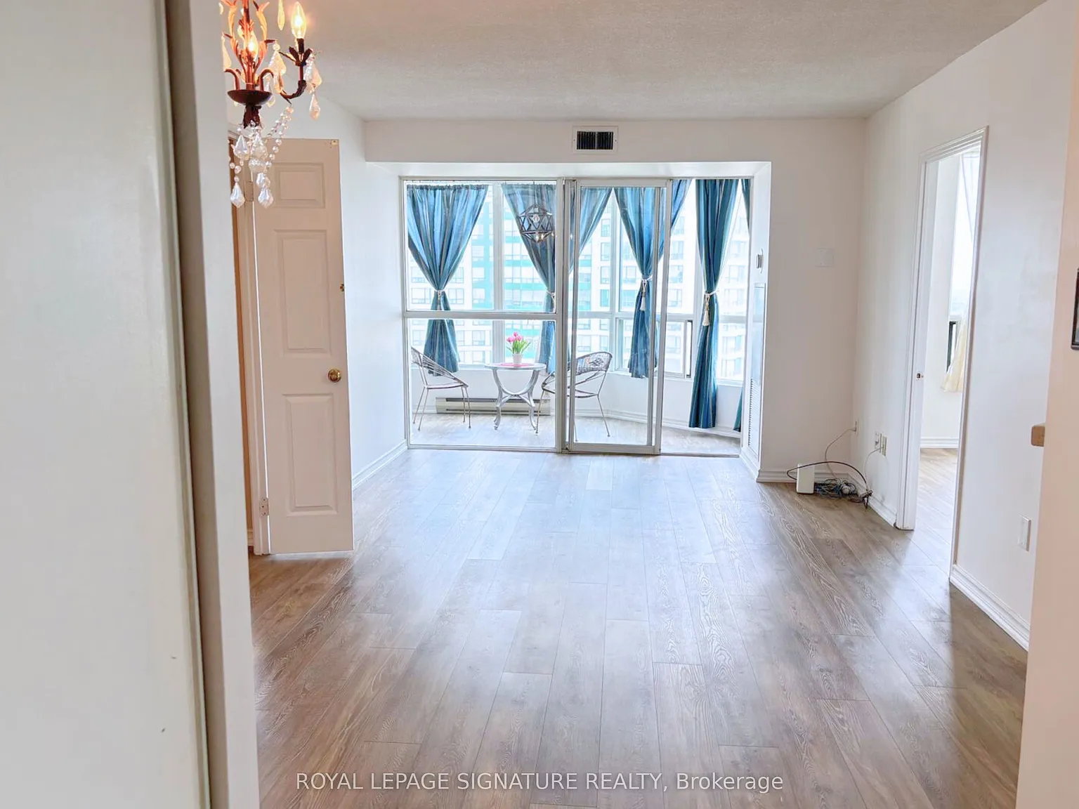 4 bed, $2,649 — Photo 4