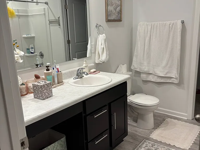 1035 Grandin Pond Dr — Photo 8