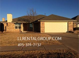 1412 Eagle Dr, Moore, OK 73160