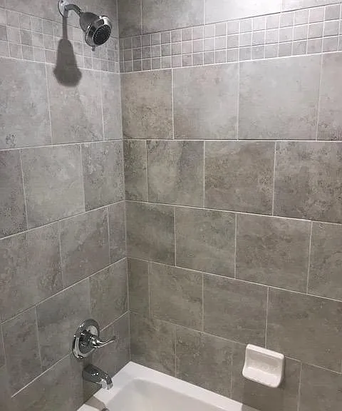 Master bathroom (3)