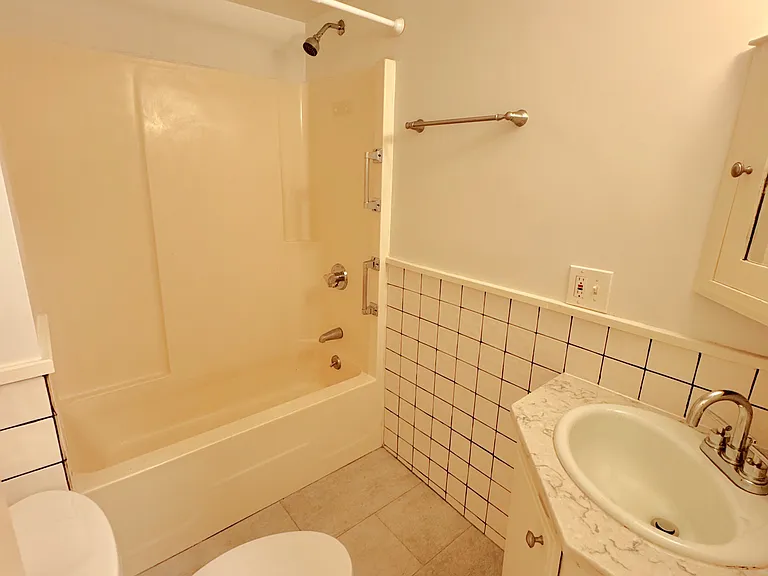20 Grove St #1 — Photo 8
