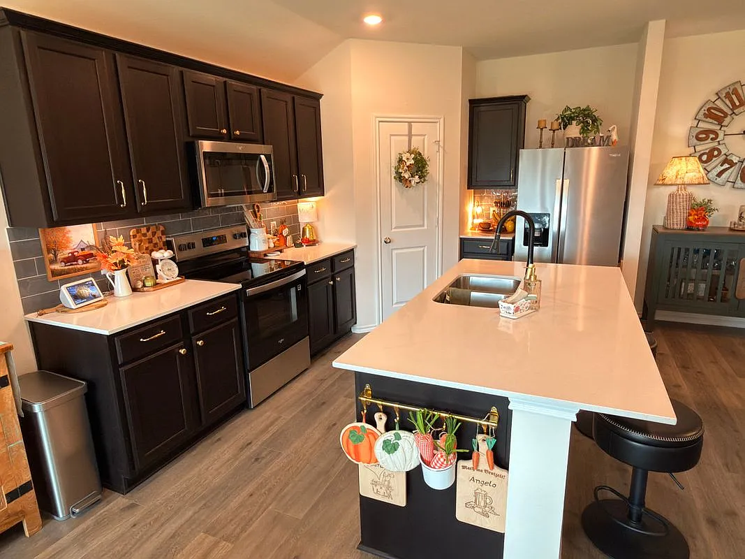 4 bed, 2.0 bath, 1629 sqft, $2,100 — Photo 4