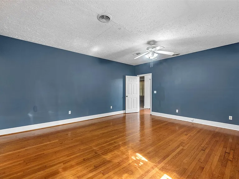 5419 Gulfton St #G — Photo 9