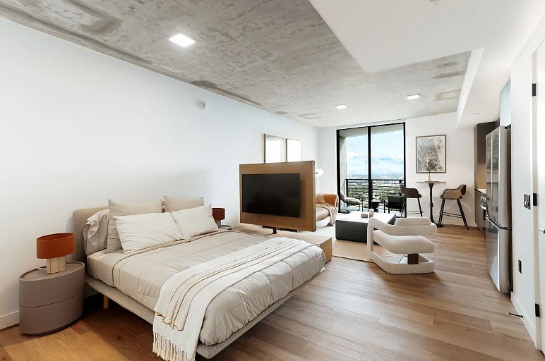 1st image of 303 SW 5th Ave #111