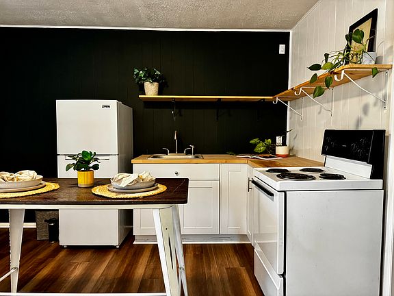 Kitchen furnishings available with furnished option.