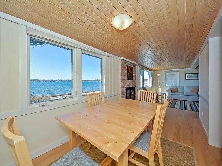 314 E Montauk Hwy — Photo 4