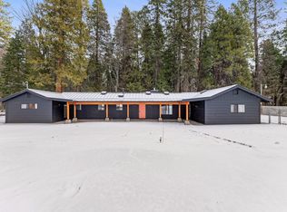 940 Douglas Ln, Mount Shasta, CA 96067