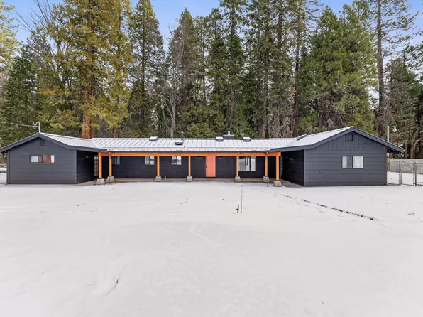 940 Douglas Ln, Mount Shasta, CA 96067