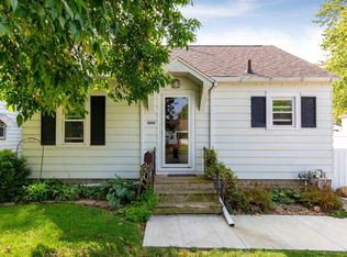 1660 Hawthorne Ave, Waterloo, IA 50702