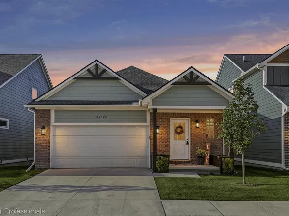 27627 Maryjane Ln E, Chesterfield, MI 48047