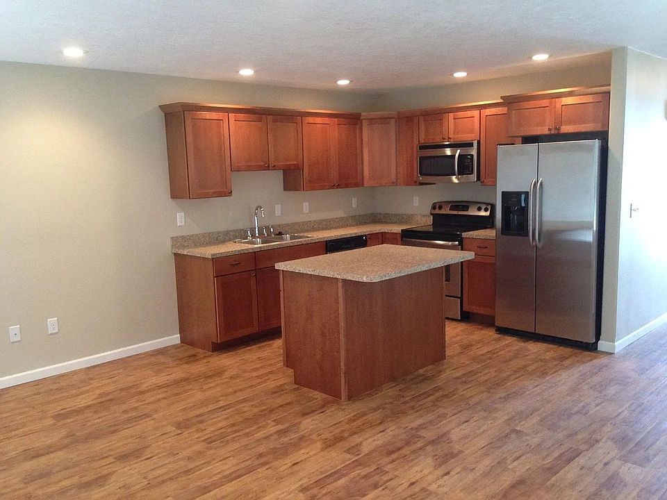 1st image of 708 3rd St NW