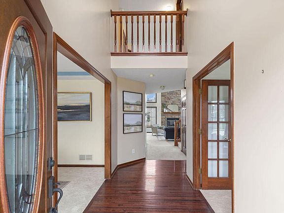 4th image of 841 Lone Rise Dr W
