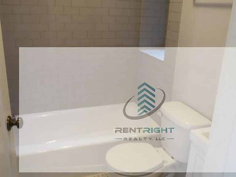 640 W Wrightwood Ave #107 — Photo 9