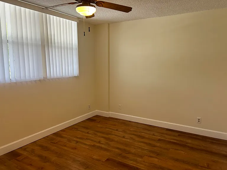 109 Royal Park Dr #2C — Photo 9