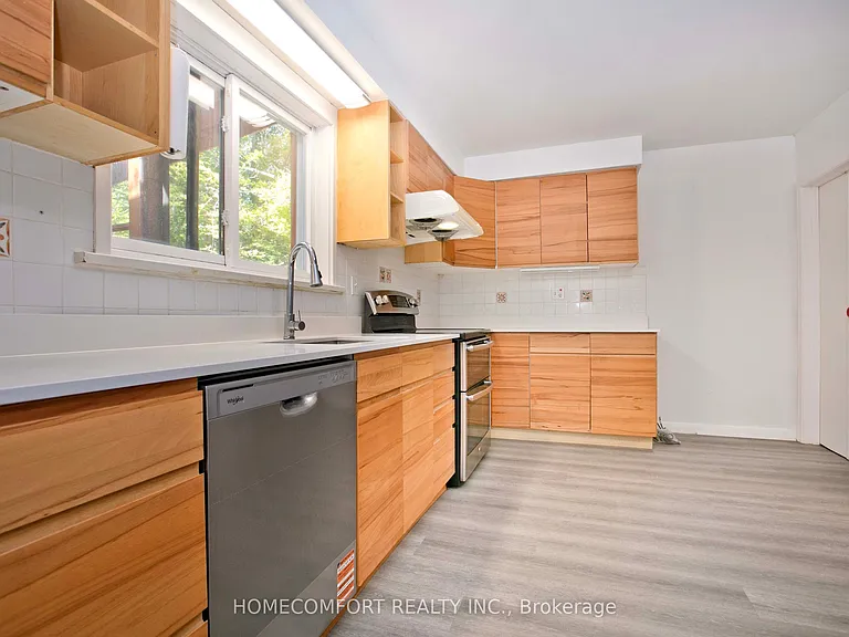 247 Parkview Ave — Photo 10