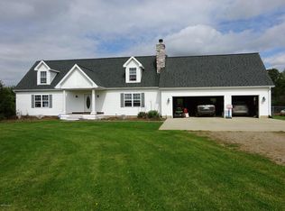 39166 36th Ave, Paw Paw, MI