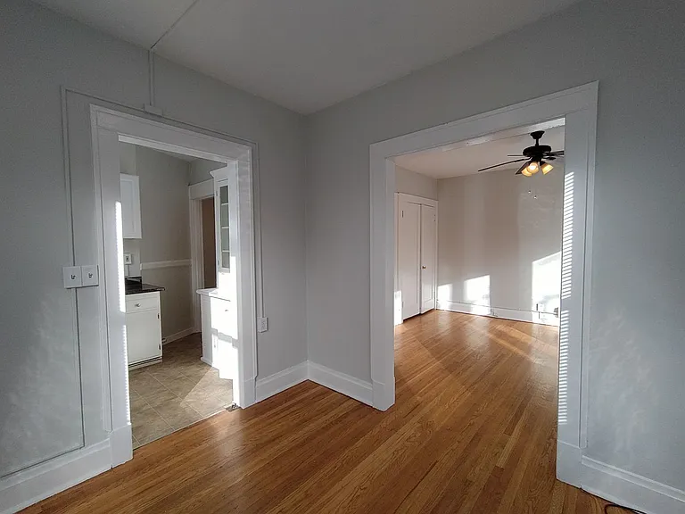 Rialto Court Apartments | MOVE-IN SPECIAL: ONE MONTH FREE RENT — Photo 23
