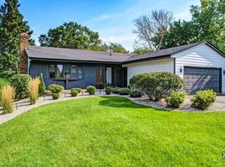 584 Gaslight Dr, Algonquin, IL 60102