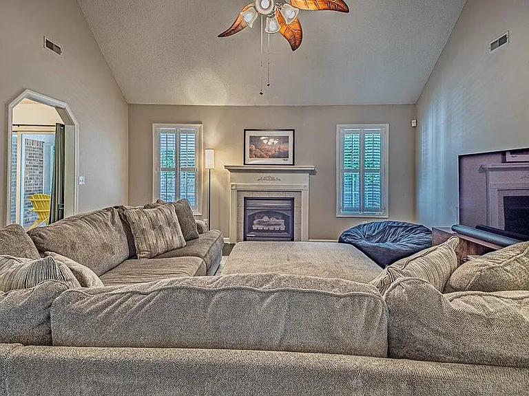 1265 Cutleaf Dr — Photo 6