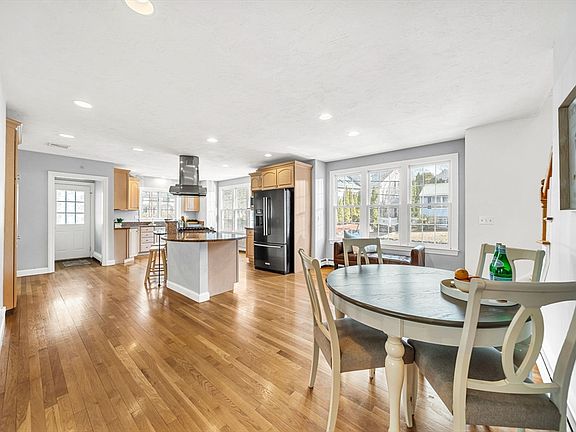 5th image of 11 Holmes St