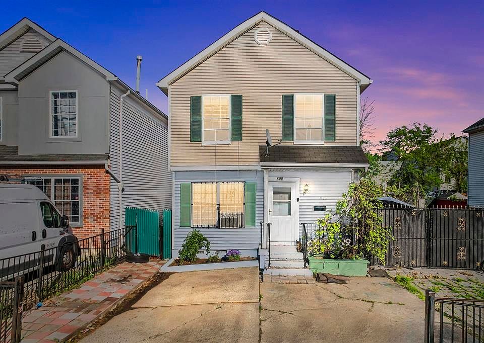 1st image of 608 OCEAN AVE