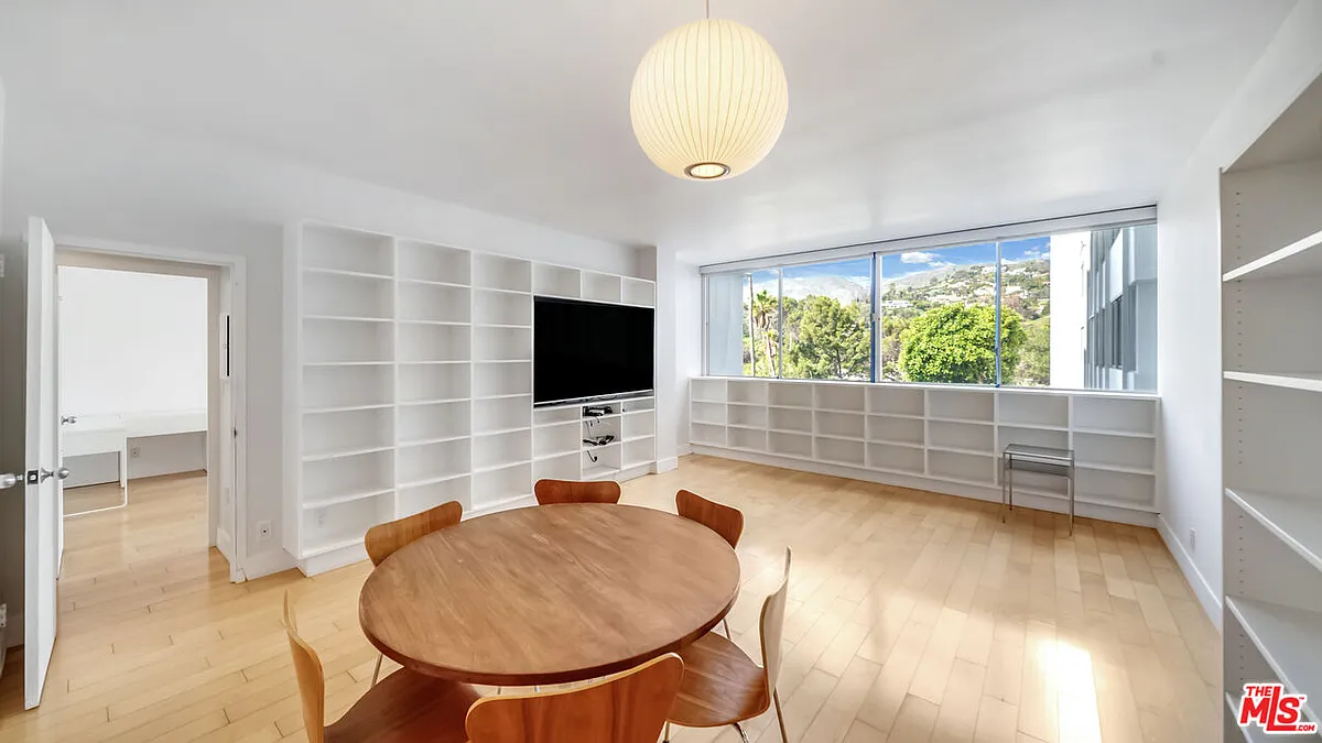 Building Photo - 17350 W Sunset Blvd #204