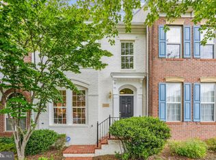 203 Watkins Pond Blvd, Rockville, MD 20850