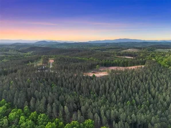 700 Bear Creek Rd, Talking Rock, GA 30175