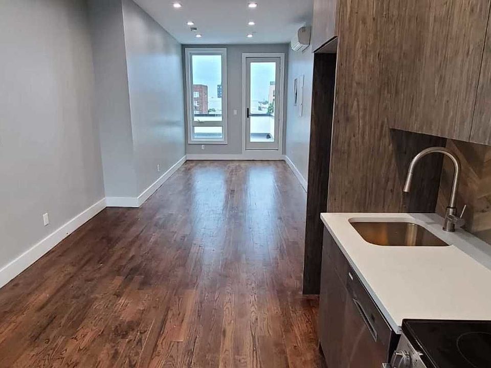 1st image of 104 Linden Blvd #2D