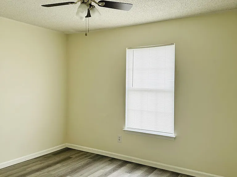 2607 Bluff View Dr #B — Photo 11