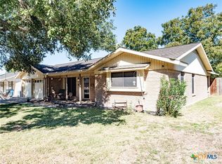 716 Westwood Dr, Port Lavaca, TX 77979