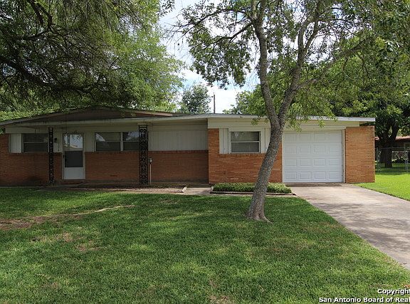 2nd image of 102 Circle Dr