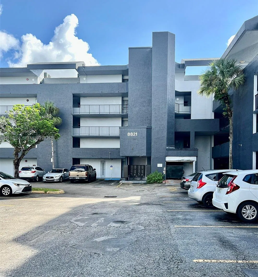 8821 W Flagler St — Photo 3