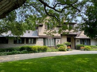 1303 Edgewood Ln, Northbrook, IL 60062