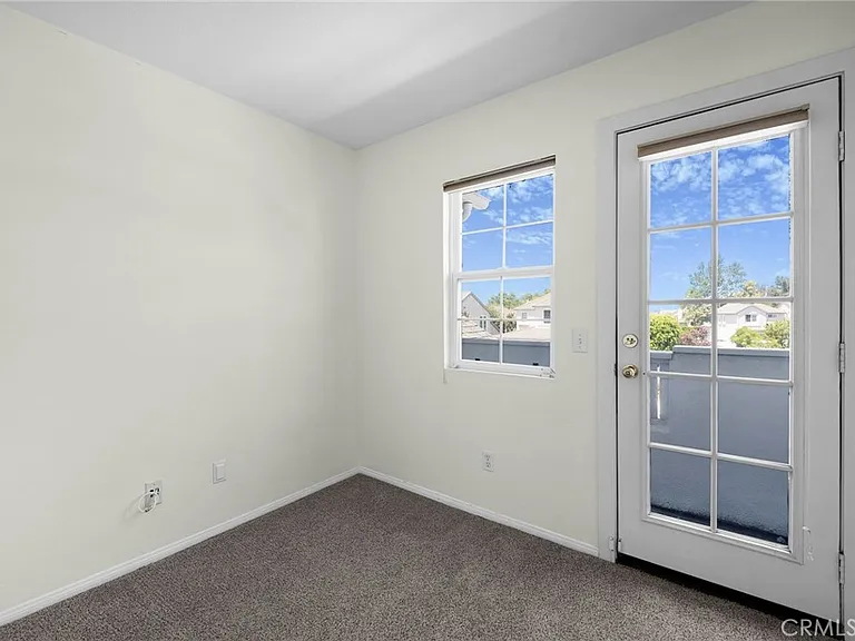 62 Middlebury Ln — Photo 25